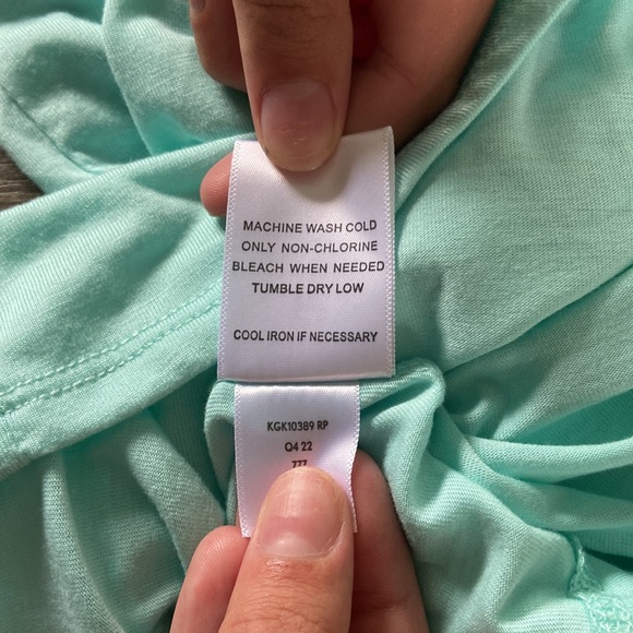 Teal Tank Top w/ Sun Design - Picture 5 of 5